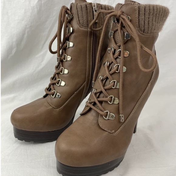 Jennifer Lopez Boot Heels - Picture 2 of 7